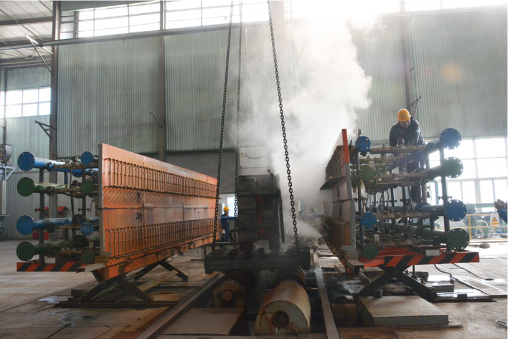 <b>噴霧淬火機床</b>